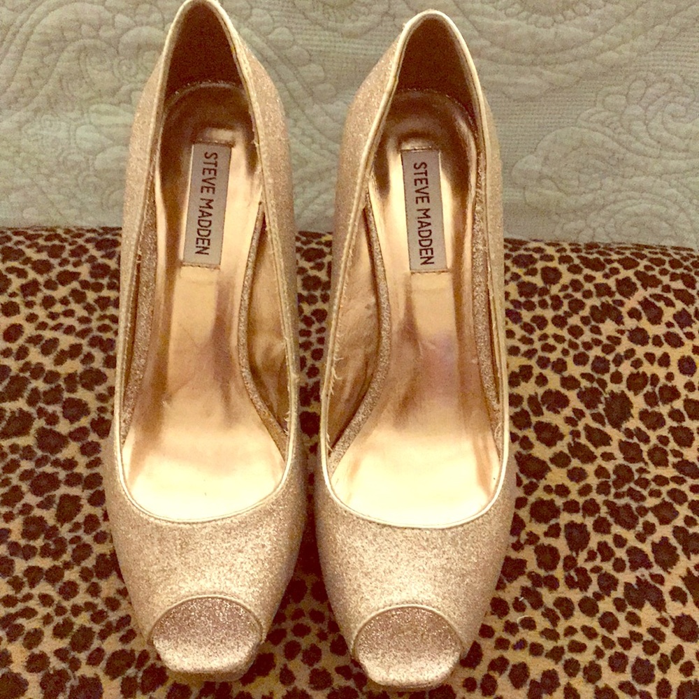Steve Madden Platform Glitter Pumps